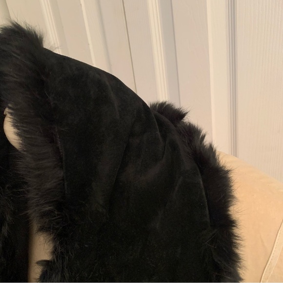 Natori suede and fur flowers birds butterfly embroidered scarf - Picture 11 of 11